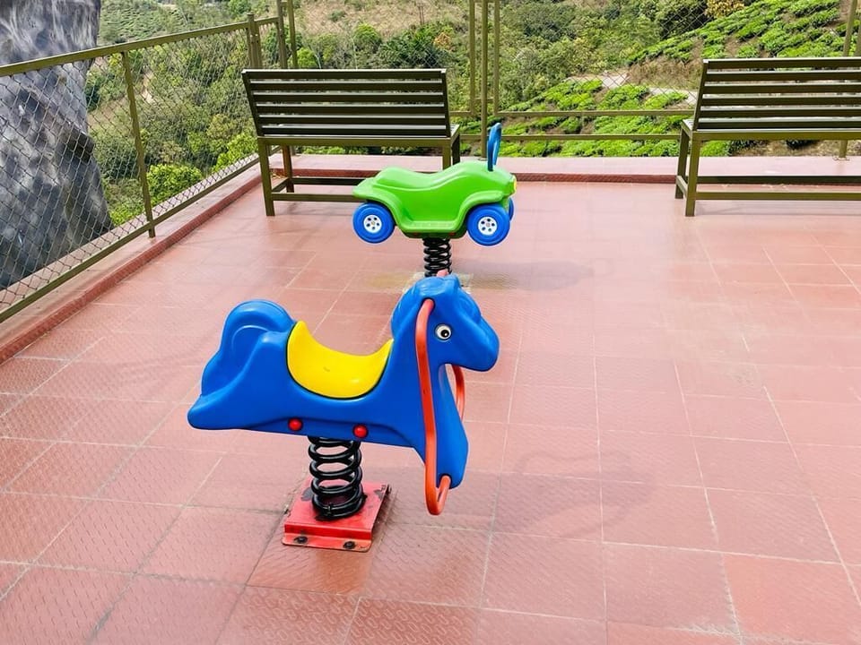 Foggy Knolls Resort Hotel in Kerala