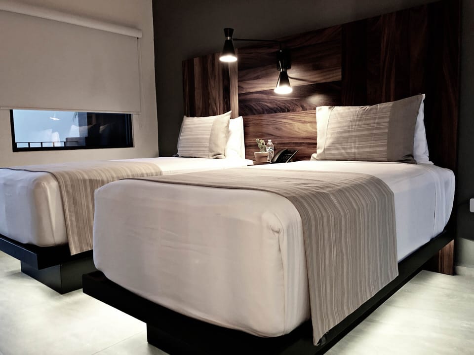 Superior Twin Room | Premium bedding, down comforters, in-room safe, laptop workspace