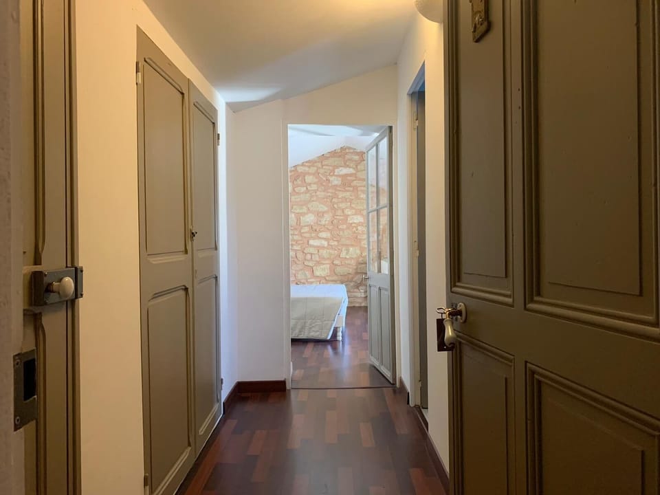 Le Pigeonnier | Blackout drapes, free WiFi, bed sheets