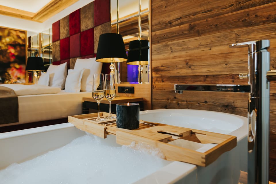 Exclusive Studio Suite | Hypo-allergenic bedding, minibar, in-room safe, desk