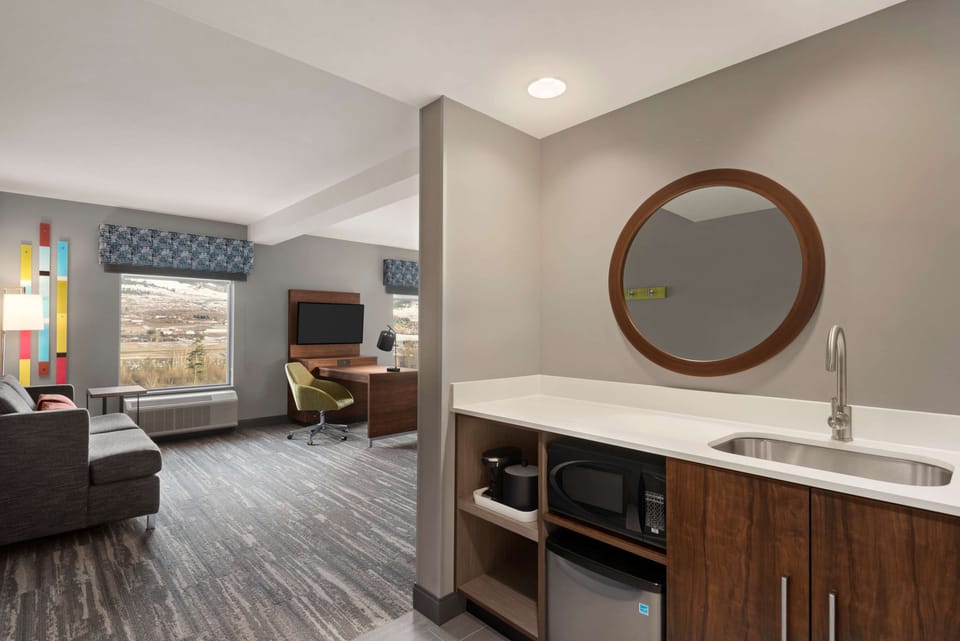 In-room safe, desk, laptop workspace, iron/ironing board