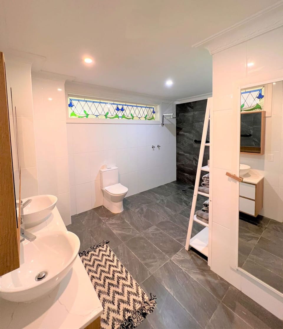 Mt Tamborine Stonehaven Manor Bed and Breakfast in Tamborine Mountain