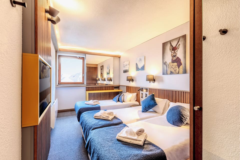 In-room safe, soundproofing, WiFi, bed sheets