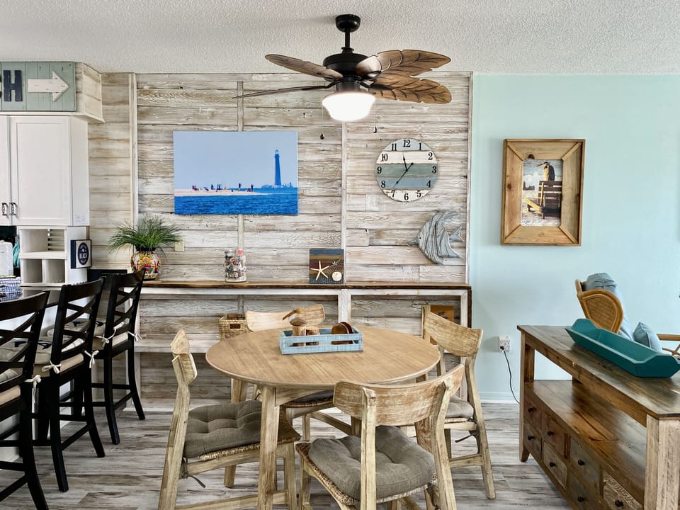Condo, 3 Bedrooms, Balcony, Beachfront (6412) | In-room dining