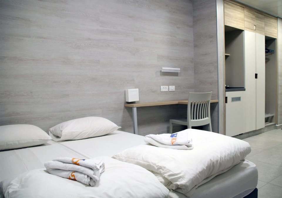 Standard Room | Minibar, desk, blackout drapes, free cribs/infant beds