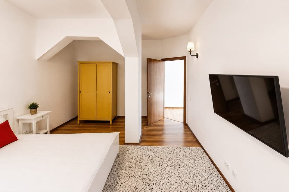 Junior Apartment | 1 bedroom, iron/ironing board, free cribs/infant beds, free WiFi