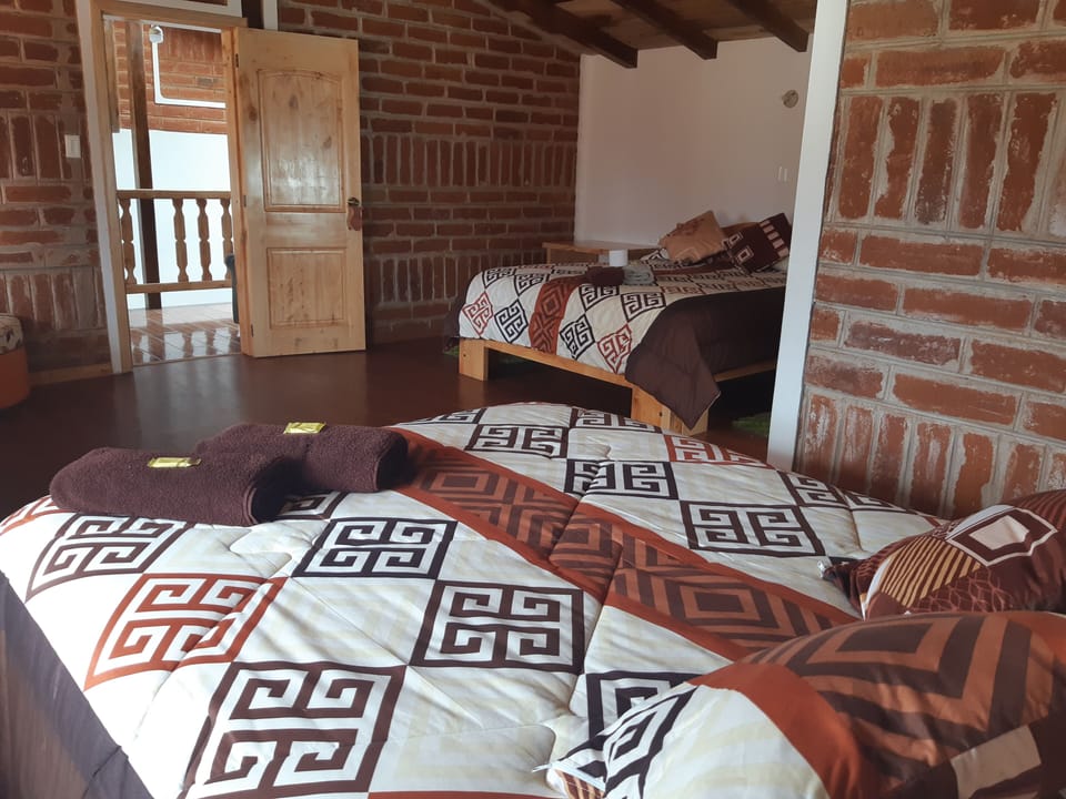 Twin Room | WiFi (free), bed sheets