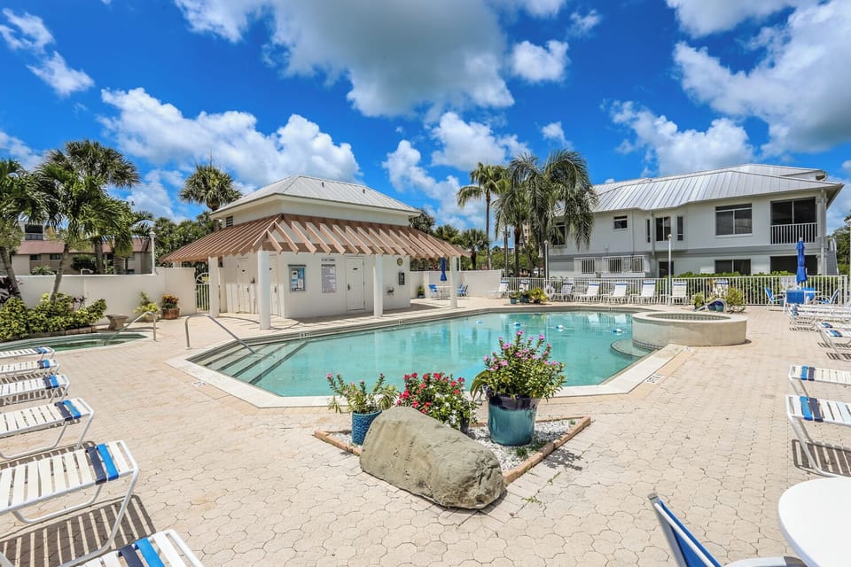 Condo (3 Bedrooms) | Property amenity
