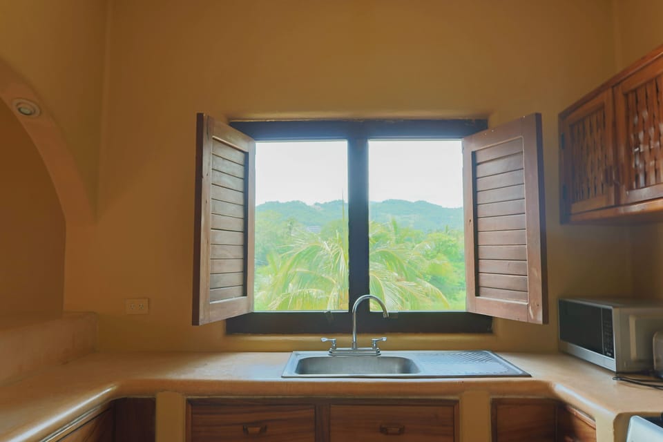 Deluxe Studio Suite | Private kitchen