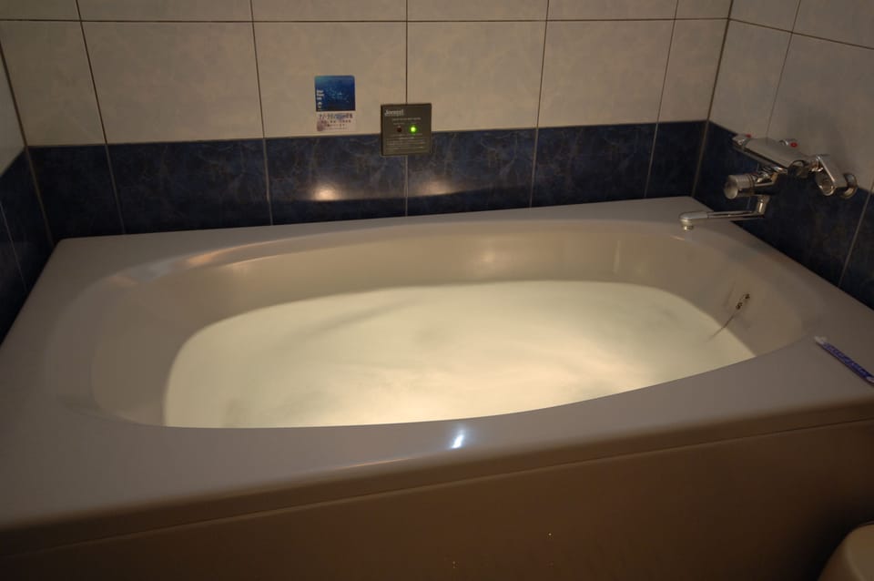 Standard Double Room, Smoking | Jetted tub