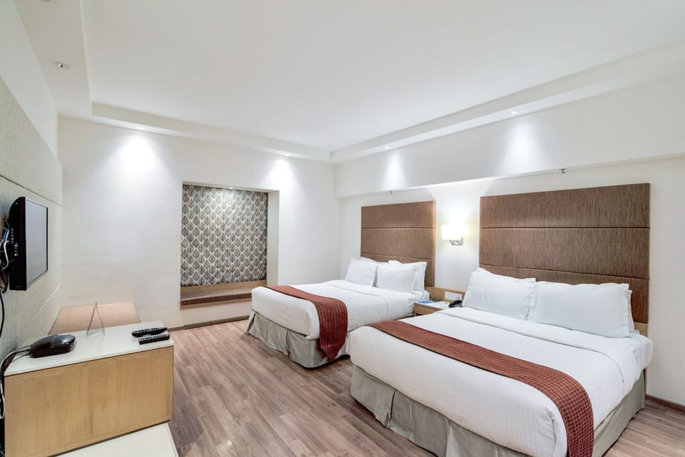 Family Room | In-room safe, desk, soundproofing, iron/ironing board