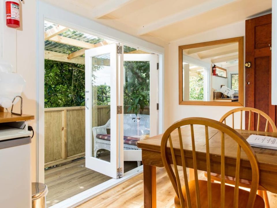Treetops Bungalow | Interior entrance