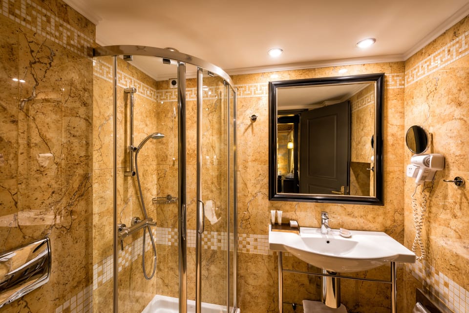 Bathroom shower