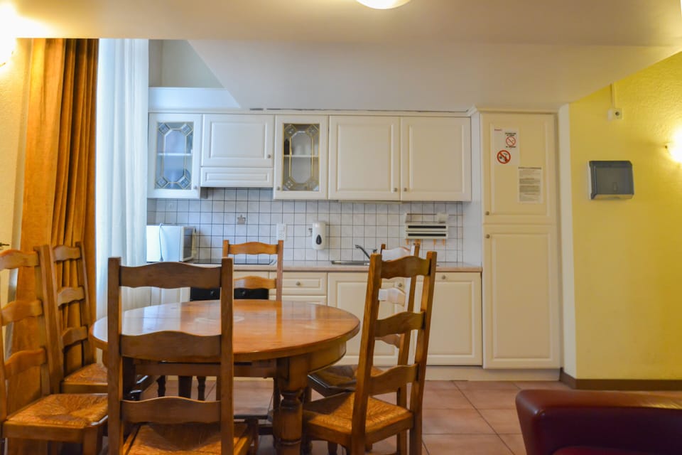 Apartment | Private kitchen | Shared fridge, microwave