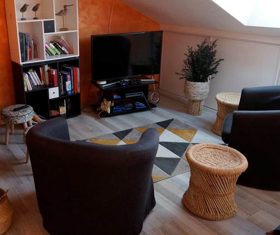 Family Suite Fauvette | Premium bedding, Tempur-Pedic beds, individually decorated