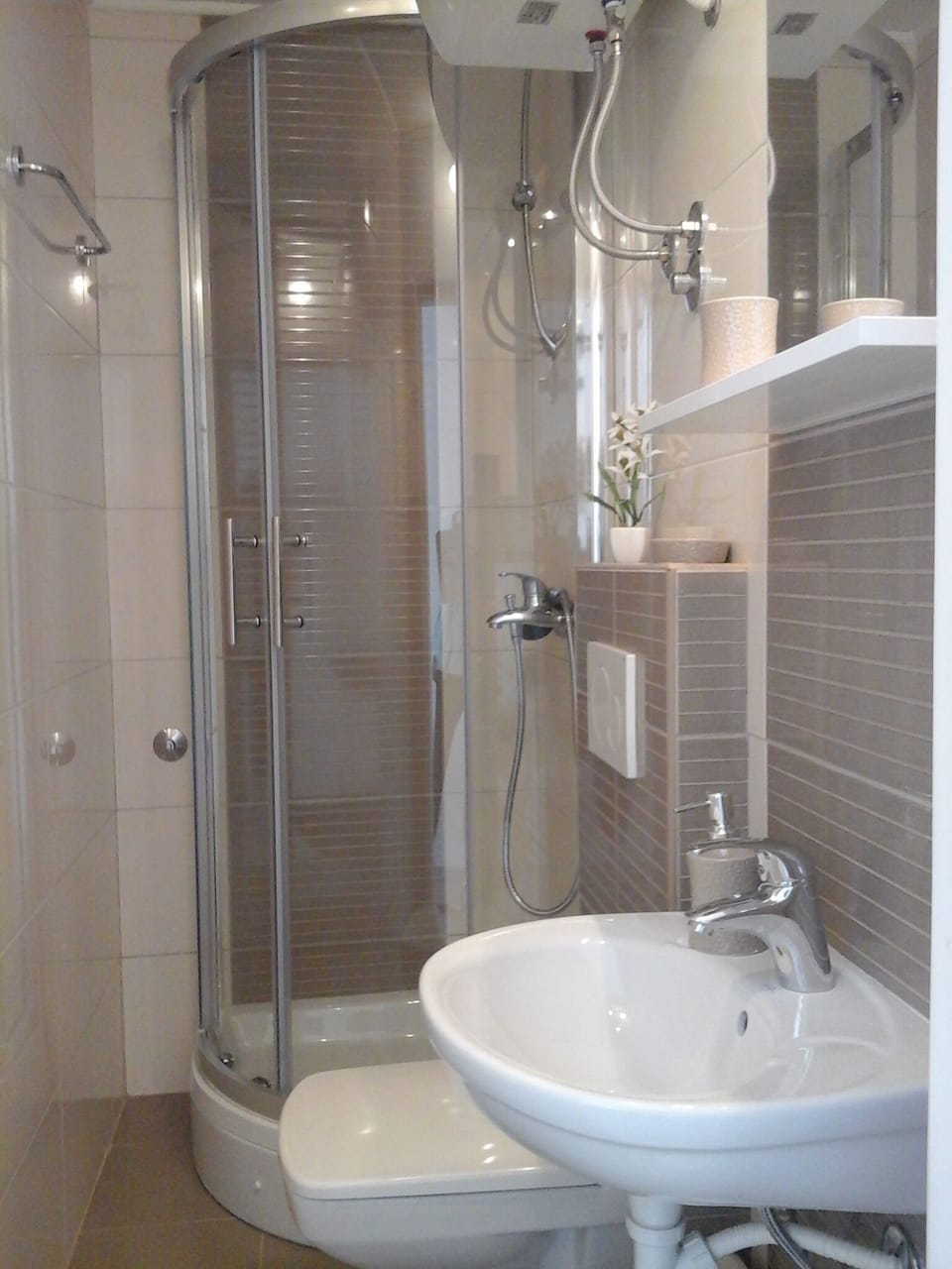Double Room, Terrace, Sea View with parking | Bathroom | Shower, free toiletries, hair dryer, towels