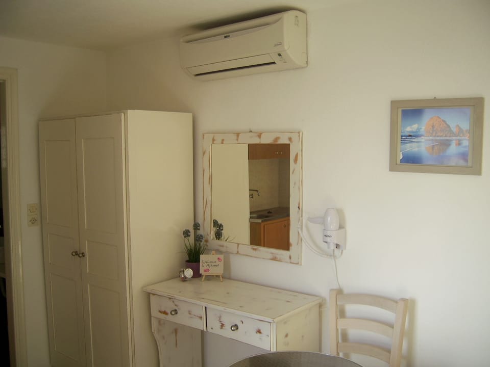 Standard Room | In-room safe, free WiFi
