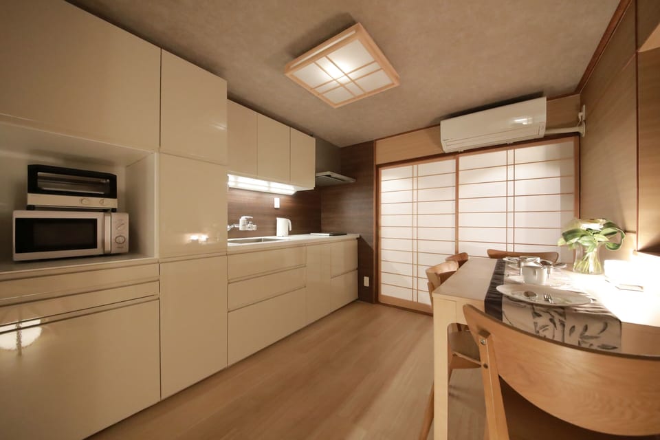 Ikko 10 | Private kitchenette | Full-size fridge, microwave, stovetop, electric kettle