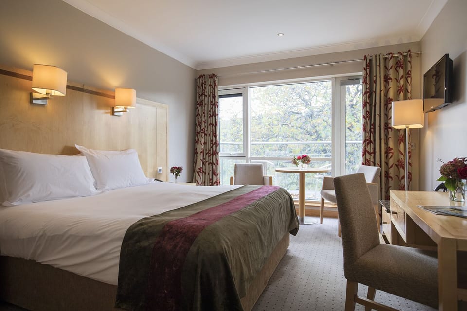 King Room, Balcony | Hypo-allergenic bedding, down comforters, in-room safe