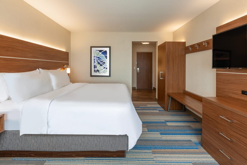 In-room safe, desk, laptop workspace, blackout drapes
