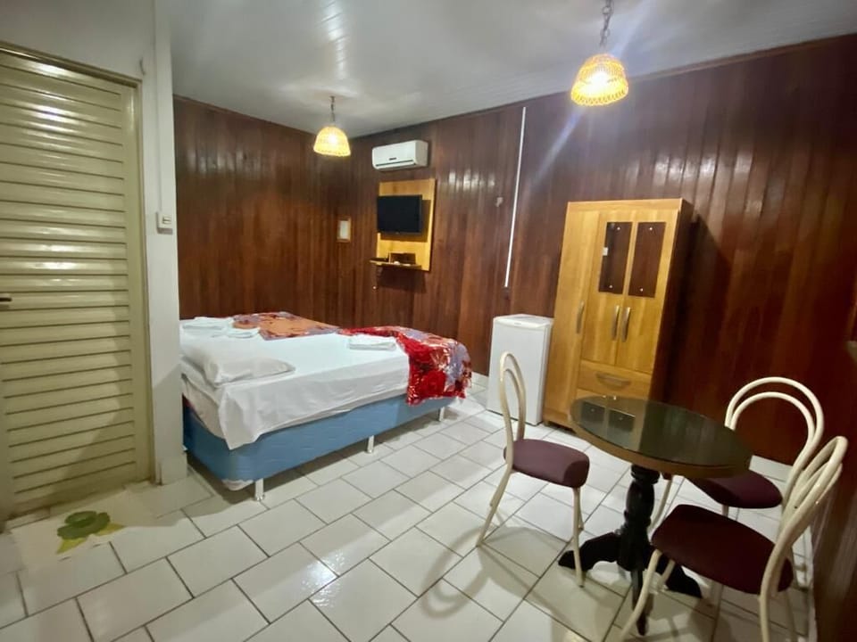Triple Room | Minibar, free WiFi, bed sheets