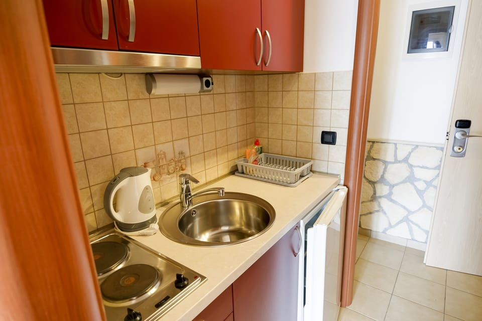 Panoramic Triple Room, 1 Bedroom, Sea View | Private kitchenette
