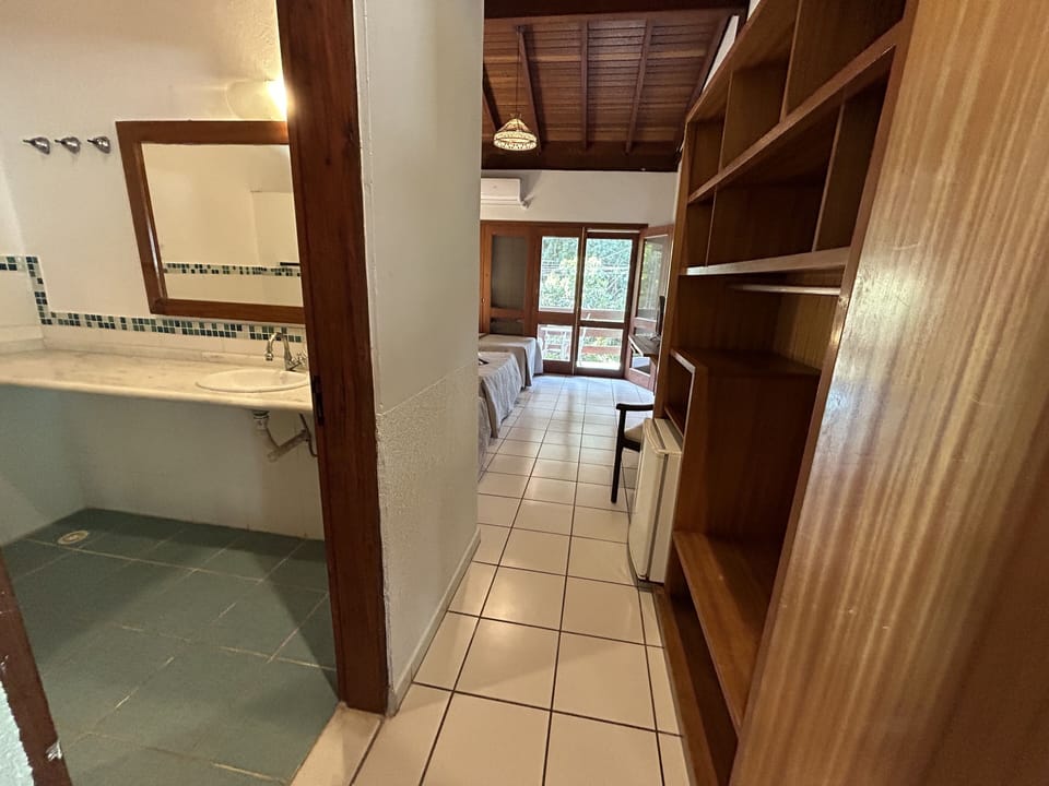 Minibar, desk, free WiFi, bed sheets