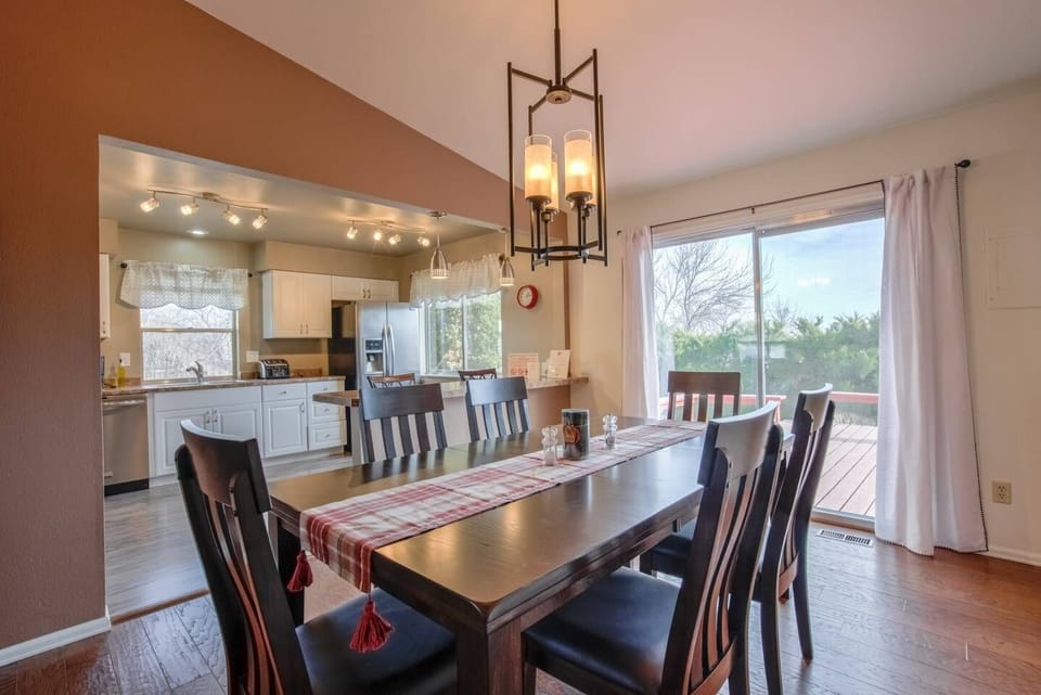 House (3 Bedrooms) | Private kitchen | Full-size fridge, oven, coffee/tea maker, toaster