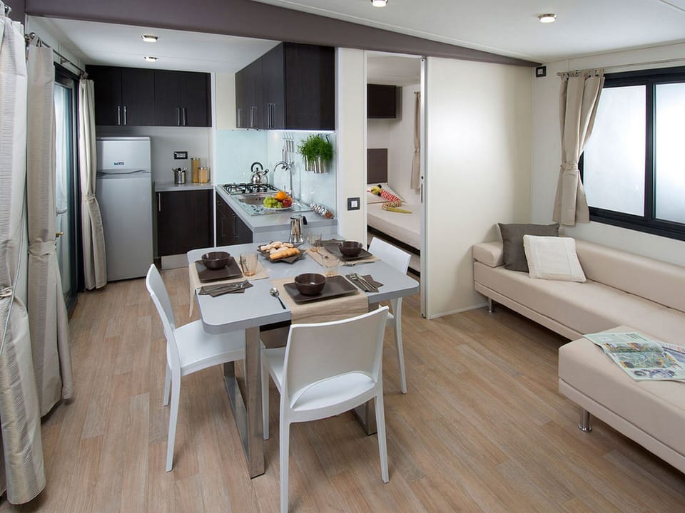 Family Bungalow, Kitchen | Private kitchen | Shared fridge, microwave