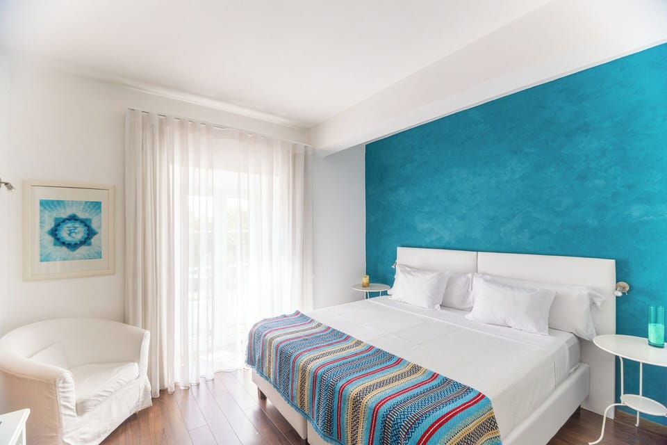 Superior Double Room | 1 bedroom, individually decorated, blackout drapes, soundproofing