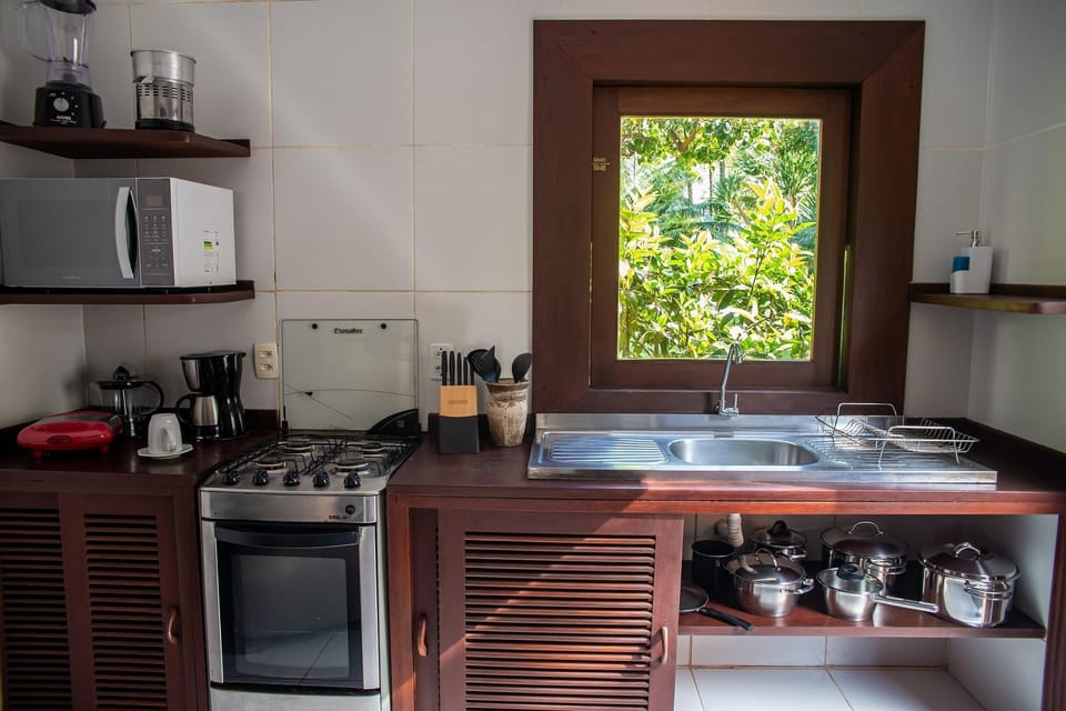 Private kitchen | Fridge, coffee/tea maker