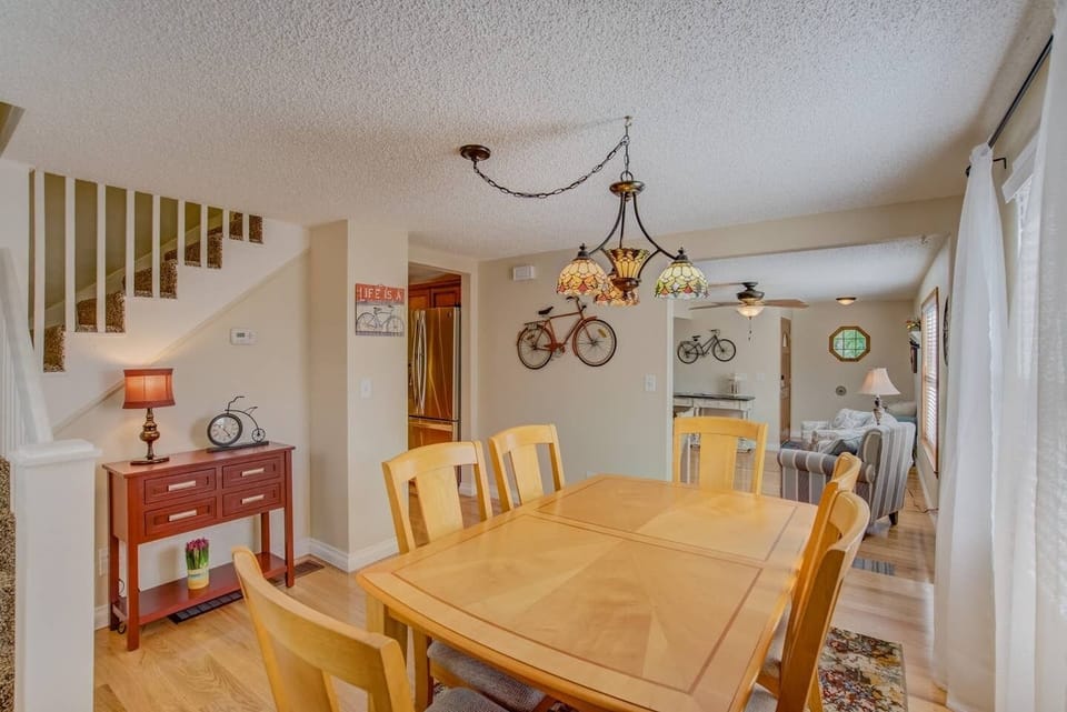 House (3 Bedrooms) | Private kitchen | Full-size fridge, oven, coffee/tea maker, toaster