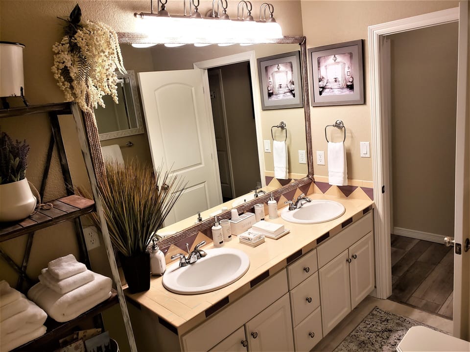 Separate tub and shower, free toiletries, hair dryer, slippers