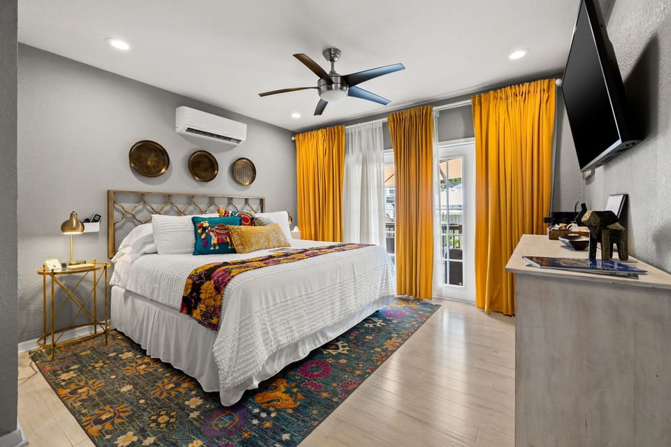Superior Suite - Zahara | Blackout drapes, soundproofing, iron/ironing board, free WiFi