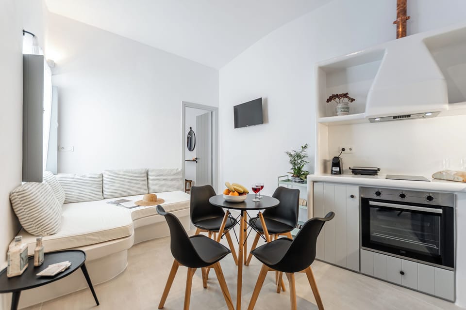 V.S.llll Suite 1  | Private kitchen | Full-size fridge, espresso maker, coffee/tea maker, electric kettle