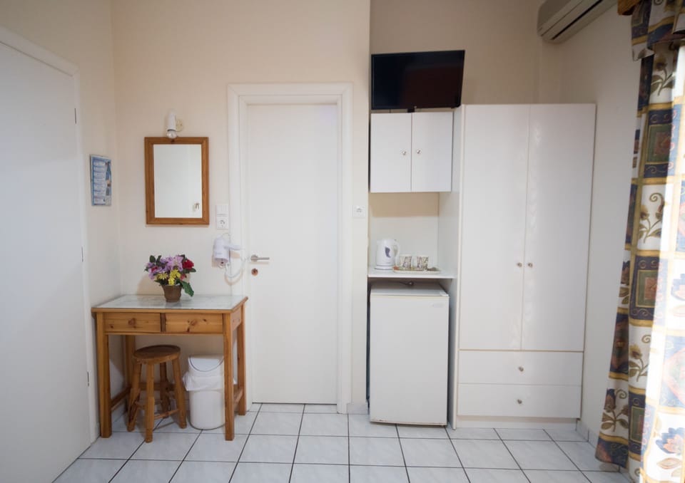 Basic Twin Room, Garden View | Free WiFi, bed sheets