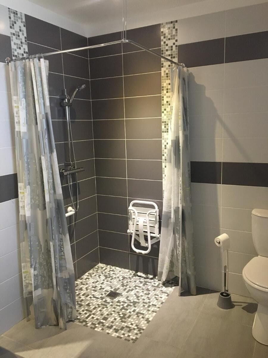 Double Room, Accessible | Bathroom shower