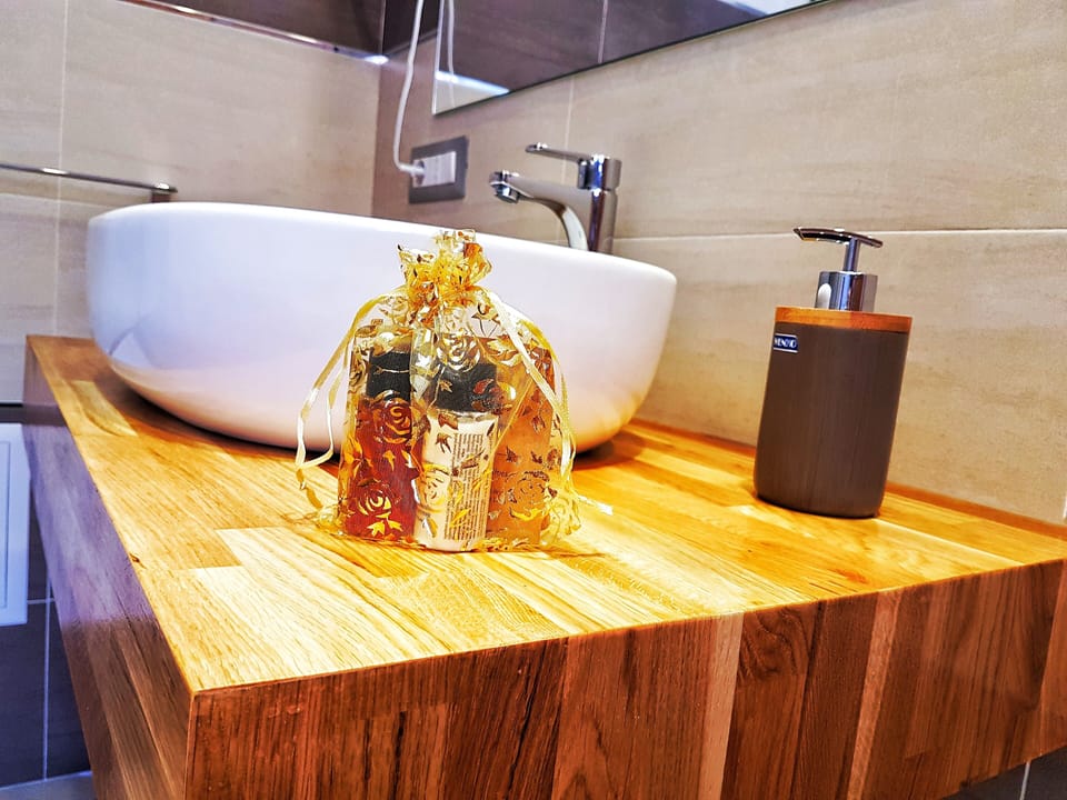 Double Room, Sea View | Bathroom sink