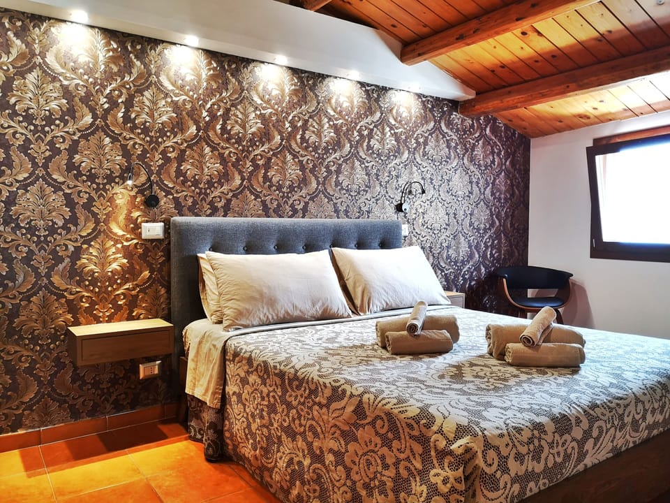 Superior Double Room | Minibar, free cribs/infant beds, free WiFi, bed sheets