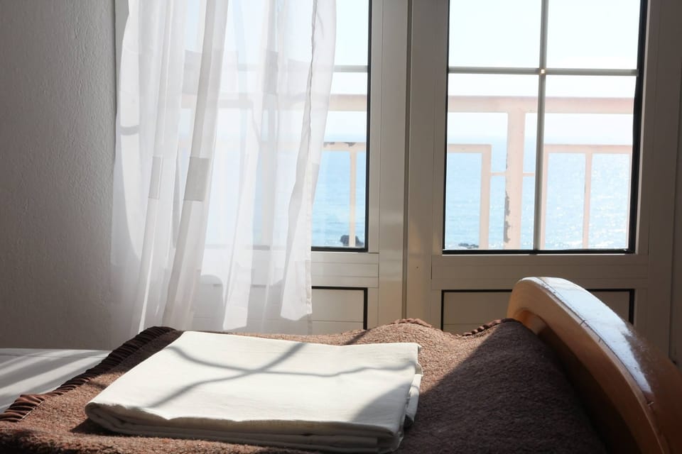 In-room safe, free WiFi, bed sheets