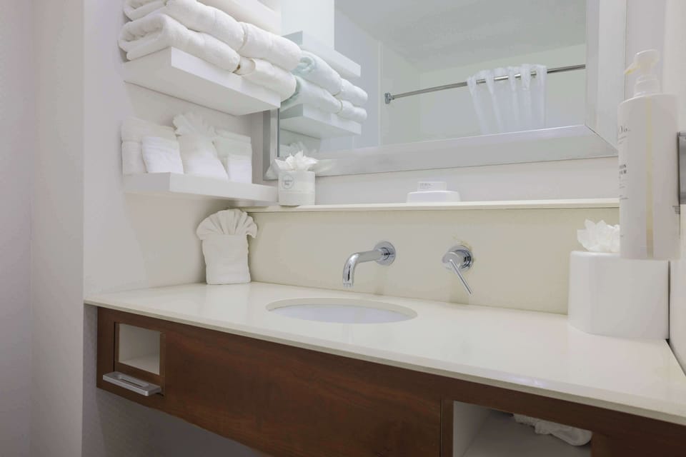 Hair dryer, towels