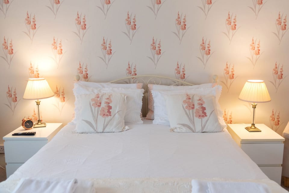 Double Room (Large Suite) | Individually furnished, iron/ironing board, bed sheets