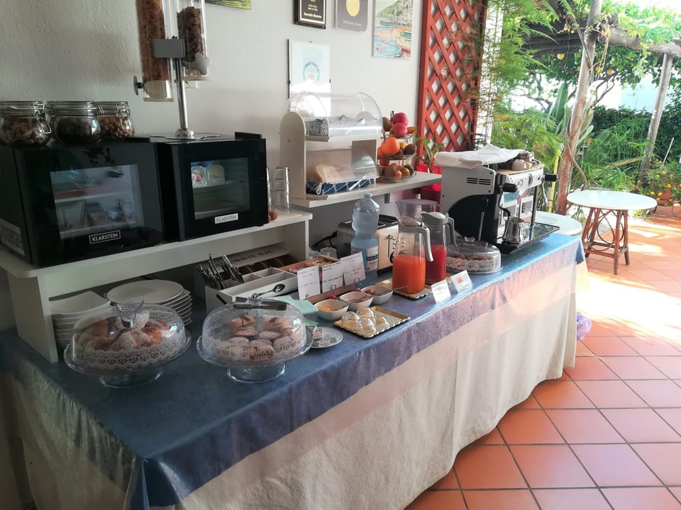 Daily continental breakfast for a fee