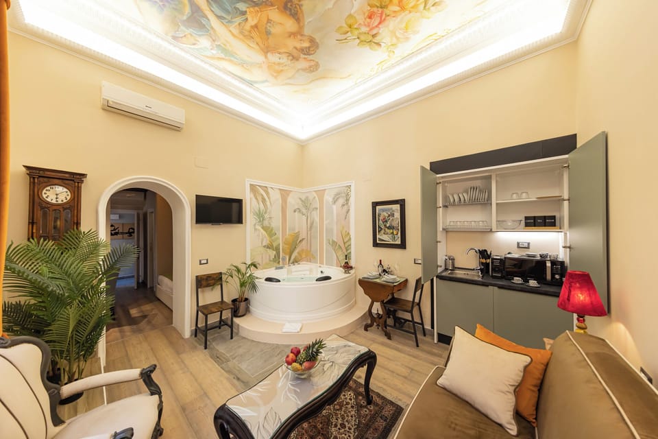 Royal Suite | Premium bedding, pillowtop beds, minibar, in-room safe
