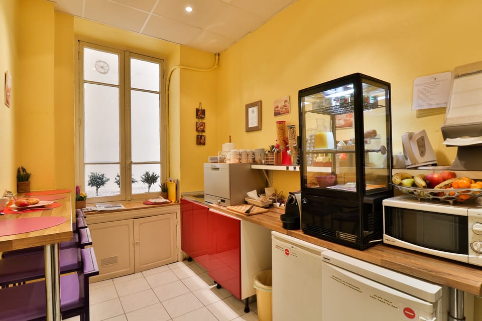 Free daily cooked-to-order breakfast