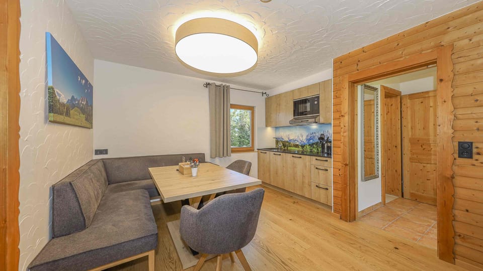 Comfort Cabin , Mountain View | Living area | 75-cm flat-screen TV with satellite channels, TV, table tennis