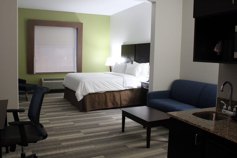 Standard Room, 1 King Bed with Sofa bed | Desk, iron/ironing board, free cribs/infant beds, free WiFi