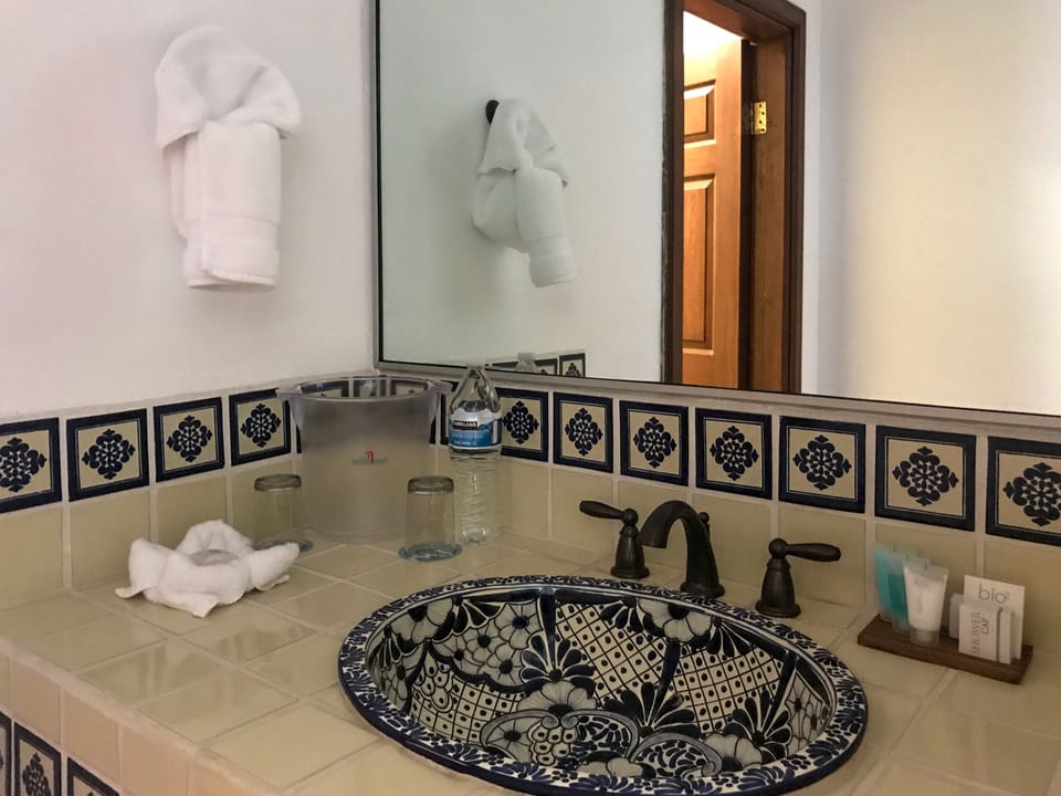 Bathroom sink