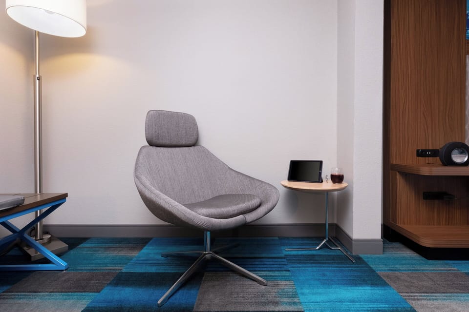 aloft, Suite, 1 King Bed | Pillowtop beds, in-room safe, desk, blackout drapes