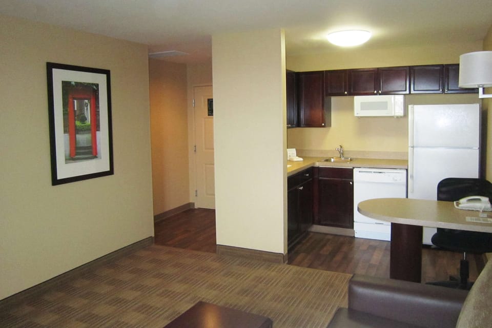 Suite, 1 King Bed with Sofa bed, Non Smoking | Desk, iron/ironing board, free WiFi, bed sheets